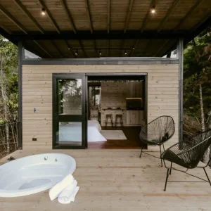Stay in a private cabin-style apartment with breathtaking views of Medellín
